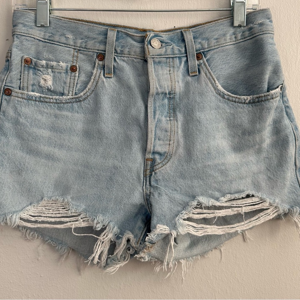 Levi’s 501 Premium High-Rise Light Wash Denim Shorts (W27, NWOT)